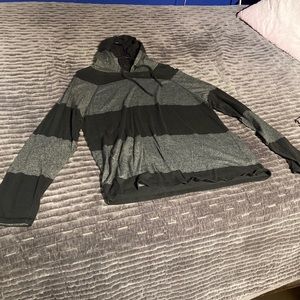 Aeropostale Long Sleeve Shirt w/ Hood (Great Condition)